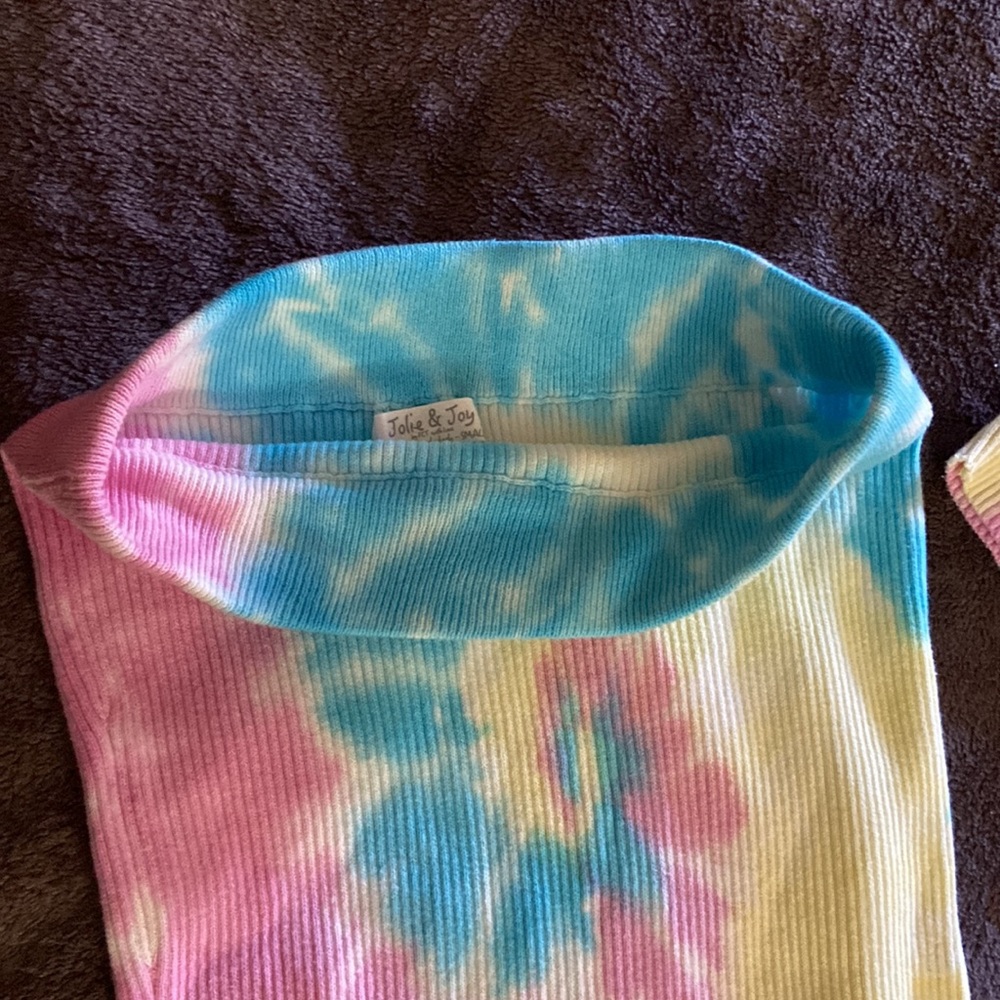 Pastel two piece outfit! - Picture 3 of 6